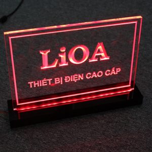 Gia công CNC trên mica làm quà tặng